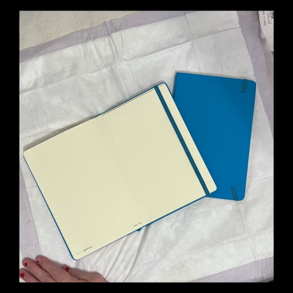 Two new hardcover leatherette flat lay journals - Picture 3 of 3